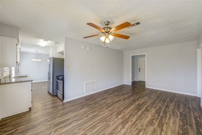 Building Photo - 5327 Crestmont St