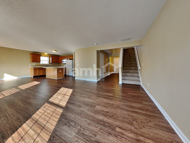 Foto del edificio - 5846 Long Lake Ln