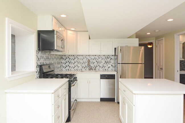 Building Photo - 2819 N Richmond St