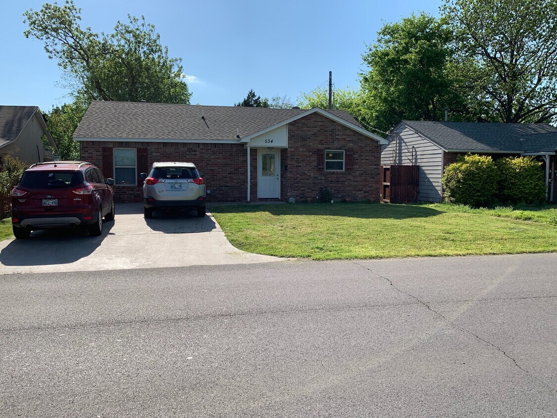 Primary Photo - 534 N Park Ave