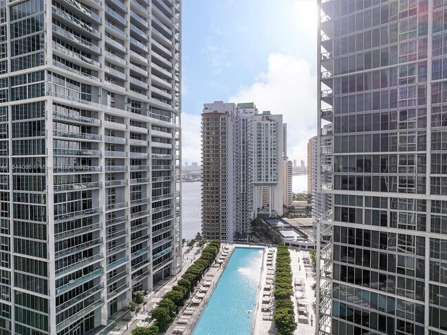 Building Photo - 475 Brickell Ave