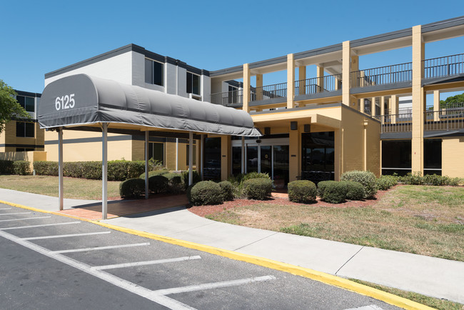 Building Photo - Presbyterian Villas of Bradenton