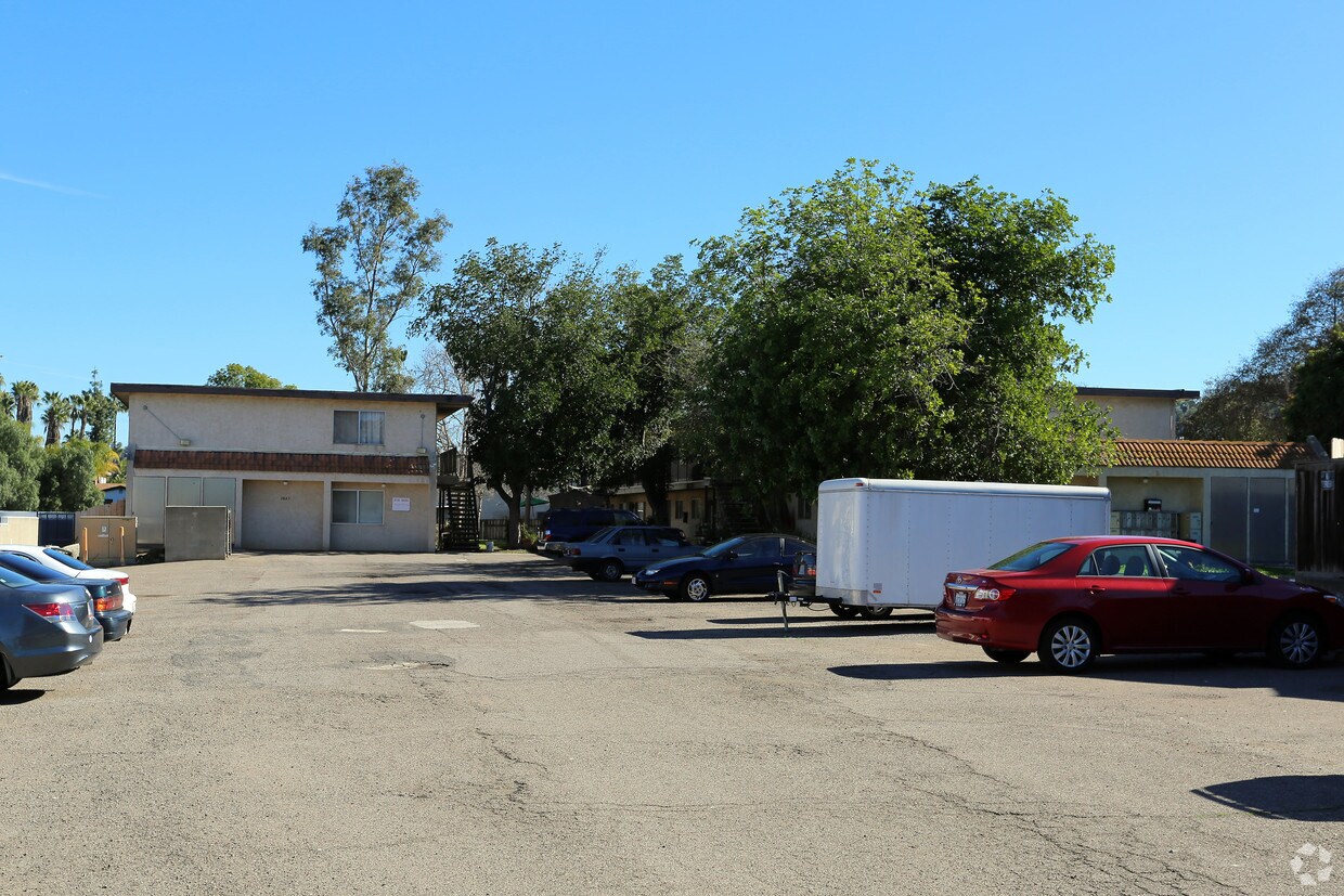 1043 S Sunshine, ¡alejado - 1043 S Sunshine Ave