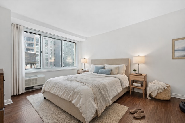 Building Photo - 211 E Ohio St