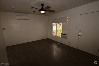 Building Photo - 380 N 13th St