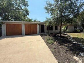 Building Photo - 2607 Princeton Dr