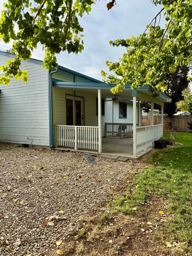 Building Photo - 3 bed 2 bath single family home in Nampa c...