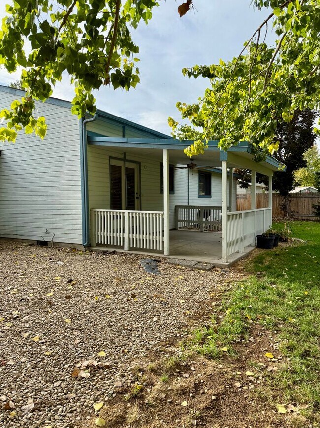 Foto del edificio - 3 bed 2 bath single family home in Nampa c...