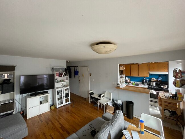 Foto del edificio - 664 Warren St