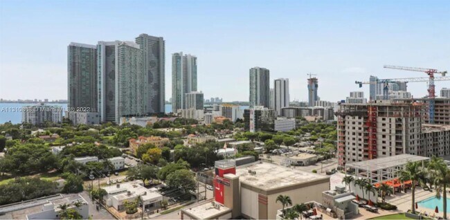 Foto del edificio - 121 NE 34th St