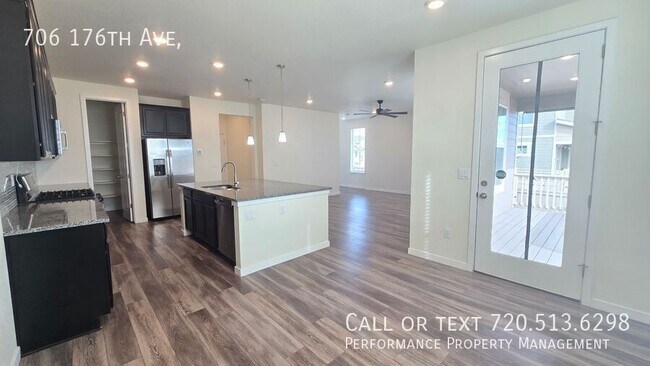 Foto del edificio - 706 176th Ave