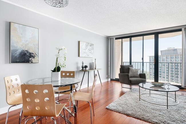 Foto del edificio - 3660 N Lake Shore Dr