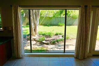 Building Photo - 9538 Meadowglen Ln