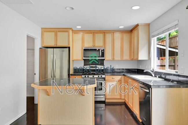 Foto del edificio - 2316 195th Pl SE