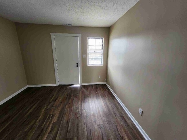 Building Photo - 530 N Union St