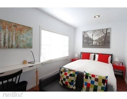 Building Photo - 3 br, 2 bath  - 216 Everett St #2