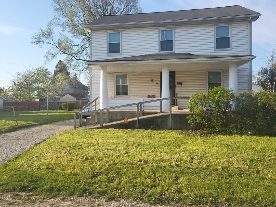 Foto del edificio - 1481 E Hudson St