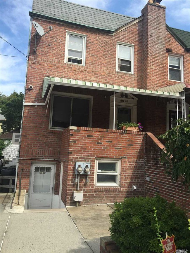 Building Photo - 68-49 Selfridge St