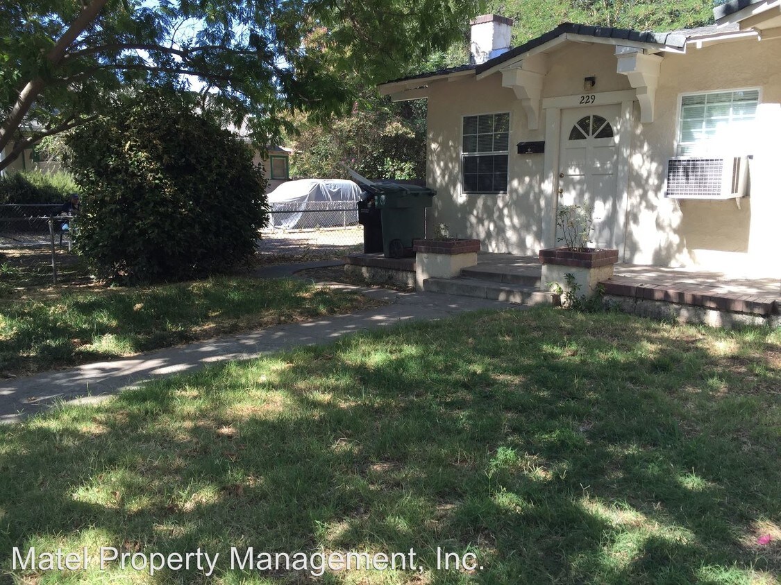 Primary Photo - 229 Olive Ave
