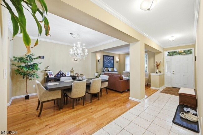 Foto del edificio - 75 Spring Hill Cir