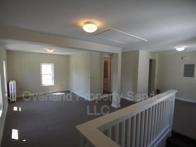 Building Photo - 398 North St