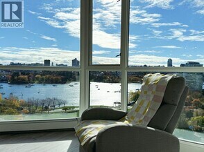 Building Photo - 289 Drake St