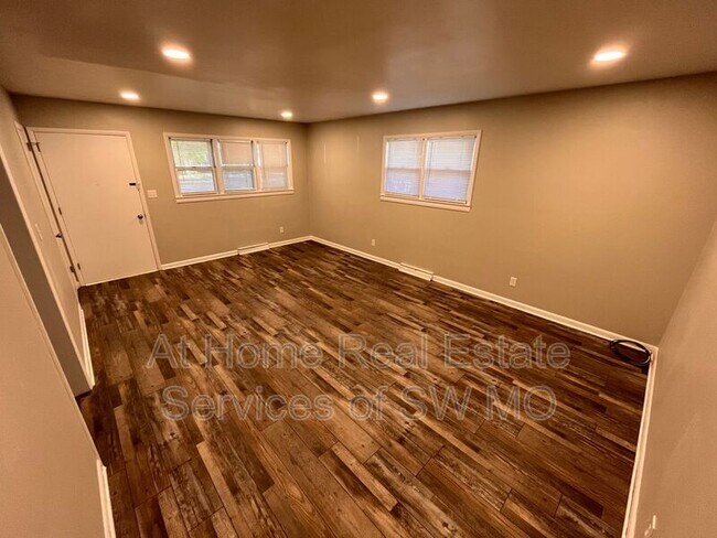 Foto del edificio - 2032 S Delaware