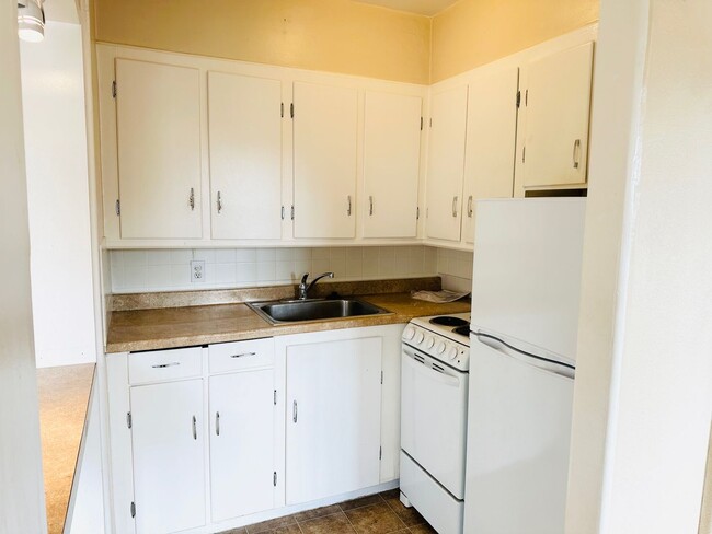 Building Photo - Charming 1br/1ba duplex in Bellair!