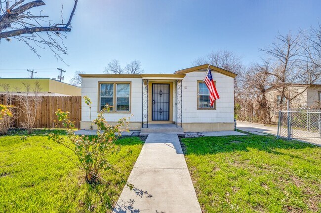 Foto del edificio - 2-BEDROOM IN HIGHLAND PARK