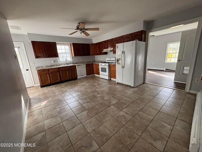 Foto del edificio - 1005 Beach Blvd