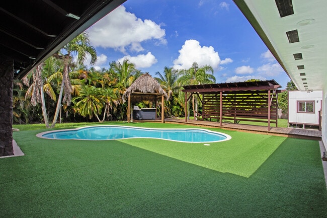 Building Photo - 5881 SW 160th Ave