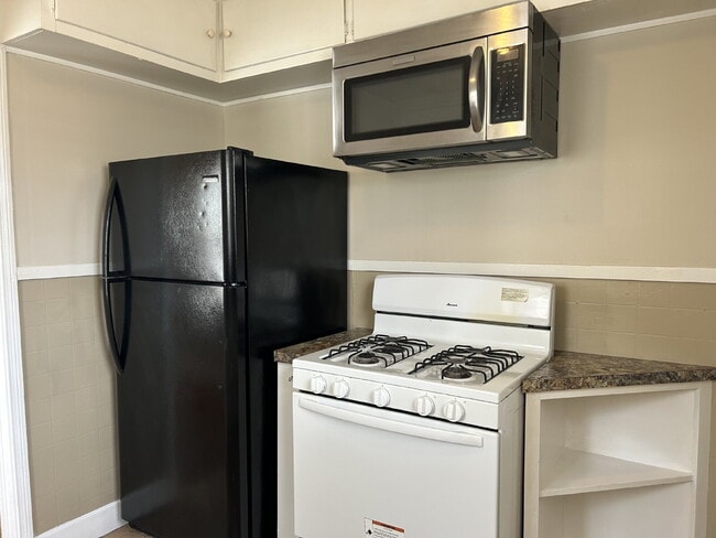 Building Photo - Heart of  Lubbock Delight: 2 Bedrooms, Bre...