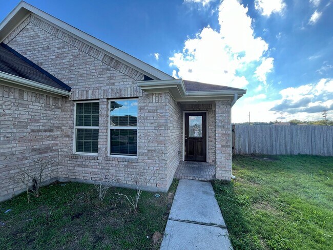 Building Photo - Private Cul-de-Sac 3 Beds 2 Batchs Home on a Spacious Lot