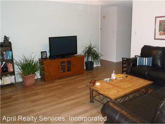 Building Photo - 3 br, 2 bath House - 10501 Robinwood Cir