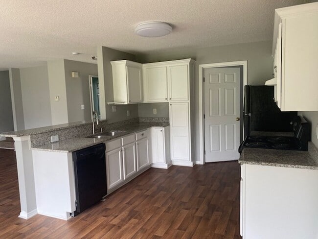 Foto del edificio - 4405 Jordan Oaks Way