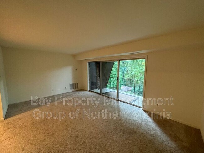 Building Photo - 11604 Vantage Hill Rd