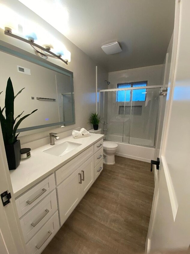 Primary Photo - 705 W Valley Dr