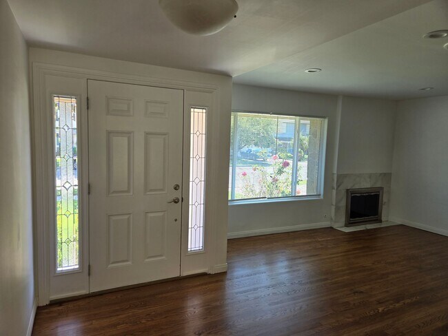 Building Photo - Fountain Valley - 3 Bed, 2 Bath House for ...