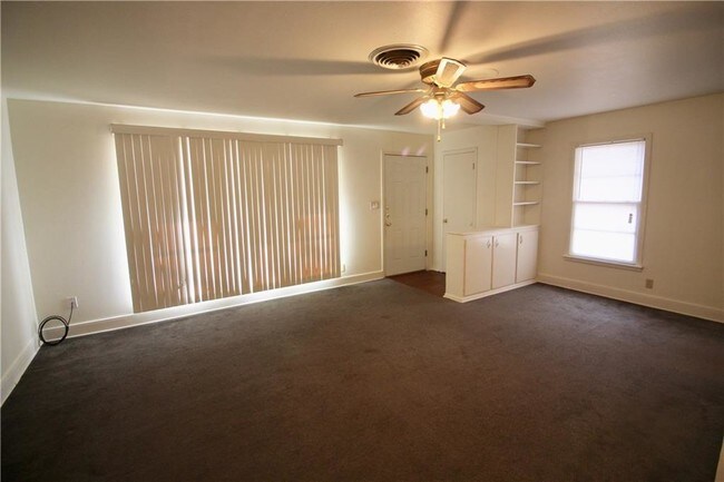 Building Photo - 6708 Hemsell Pl
