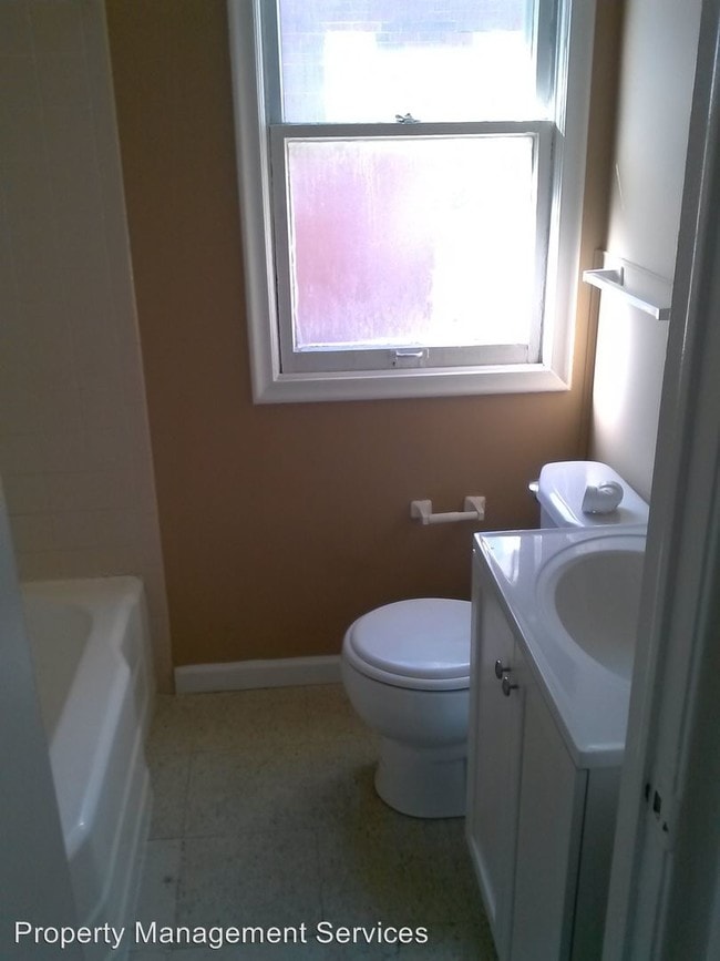 Building Photo - 2089 Ackley Ave