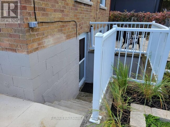 Building Photo - 7 Folcroft Ave