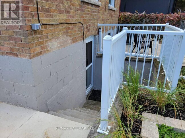 Photo du bâtiment - 7 Folcroft Ave