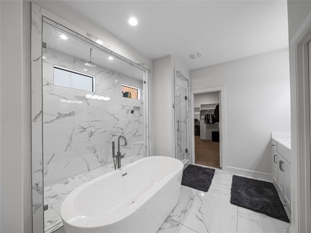 Foto del edificio - 4216 Bowser Ave