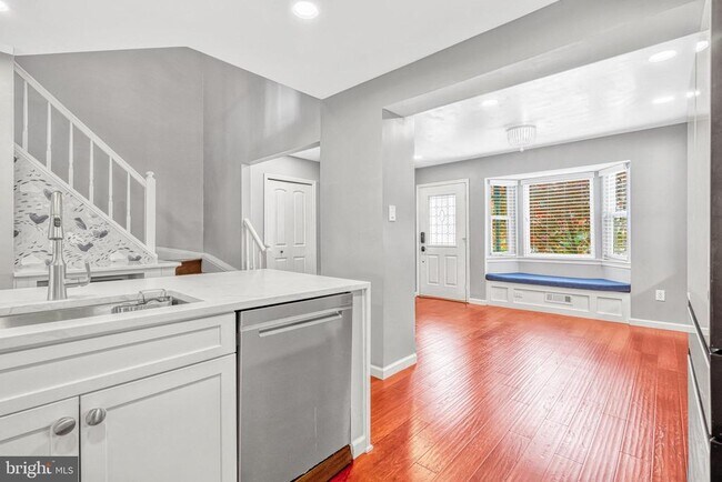 Building Photo - 9629 Pierrpont St