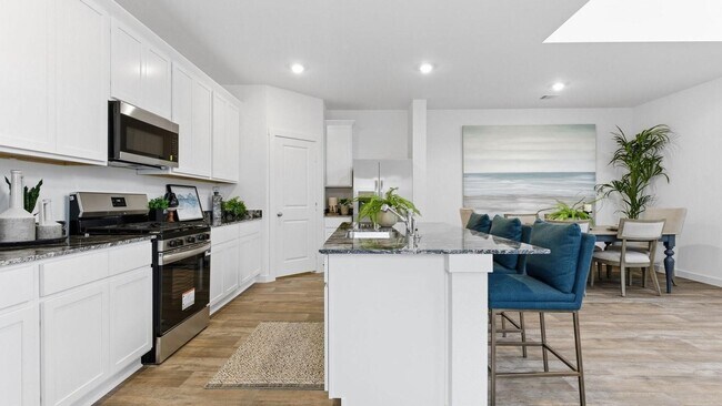 Foto del edificio - 8043 Marconi Corsco Dr