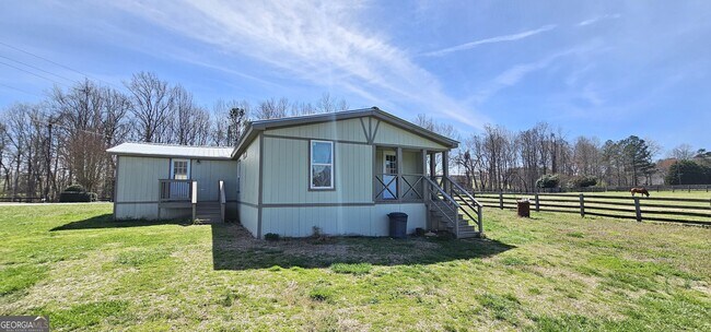 Building Photo - 685 Couch Rd