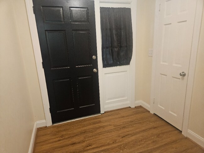Foto del edificio - 6163 Skeeter Pond Rd