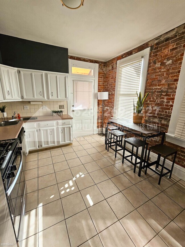 Building Photo - 3 br, 2 bath Condo - 582 South Pearl Street -