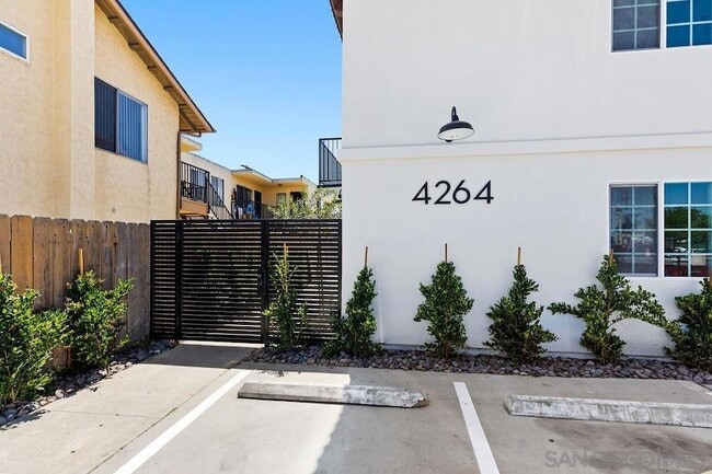 Building Photo - 4265 42nd St
