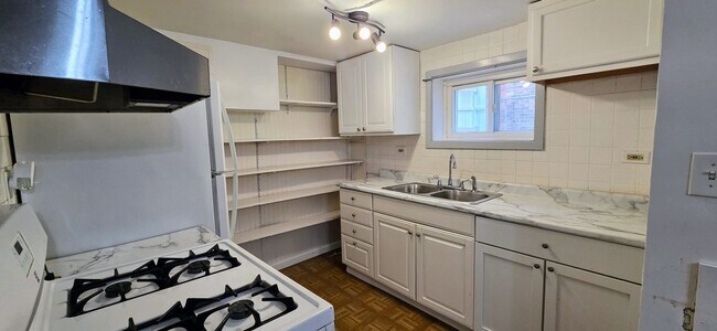 Foto del edificio - 4816 W Grace St